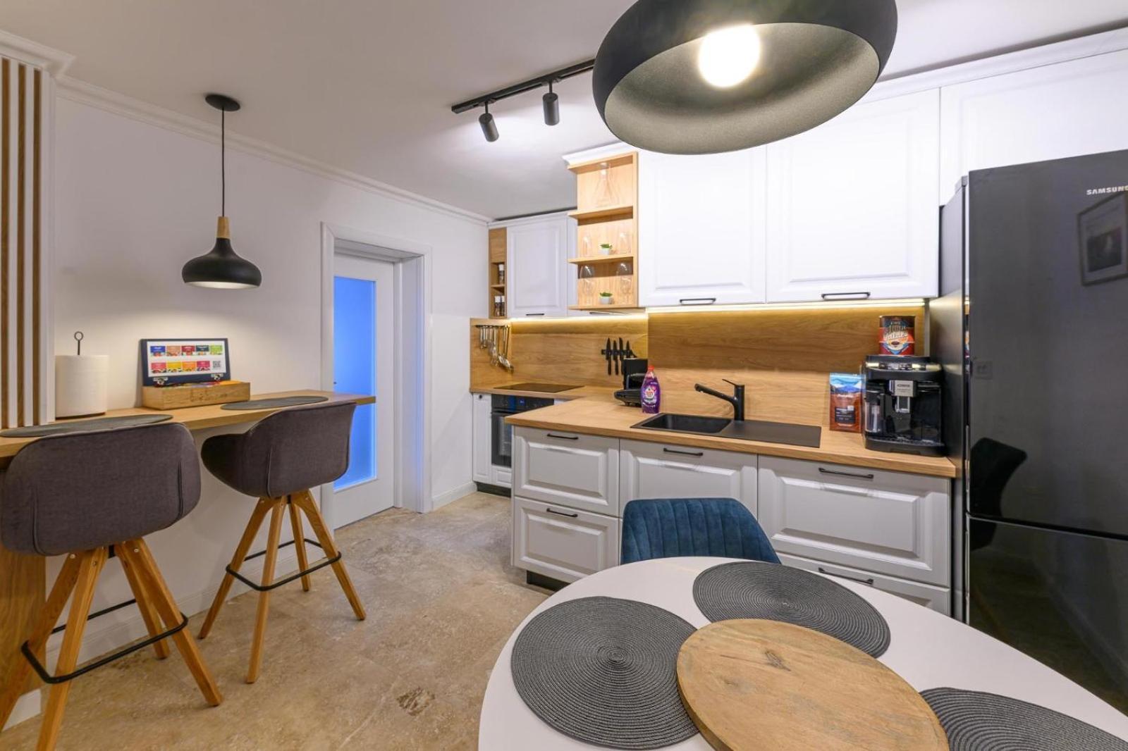 Five Stars Apartment ทิมิชัวรา ภายนอก รูปภาพ