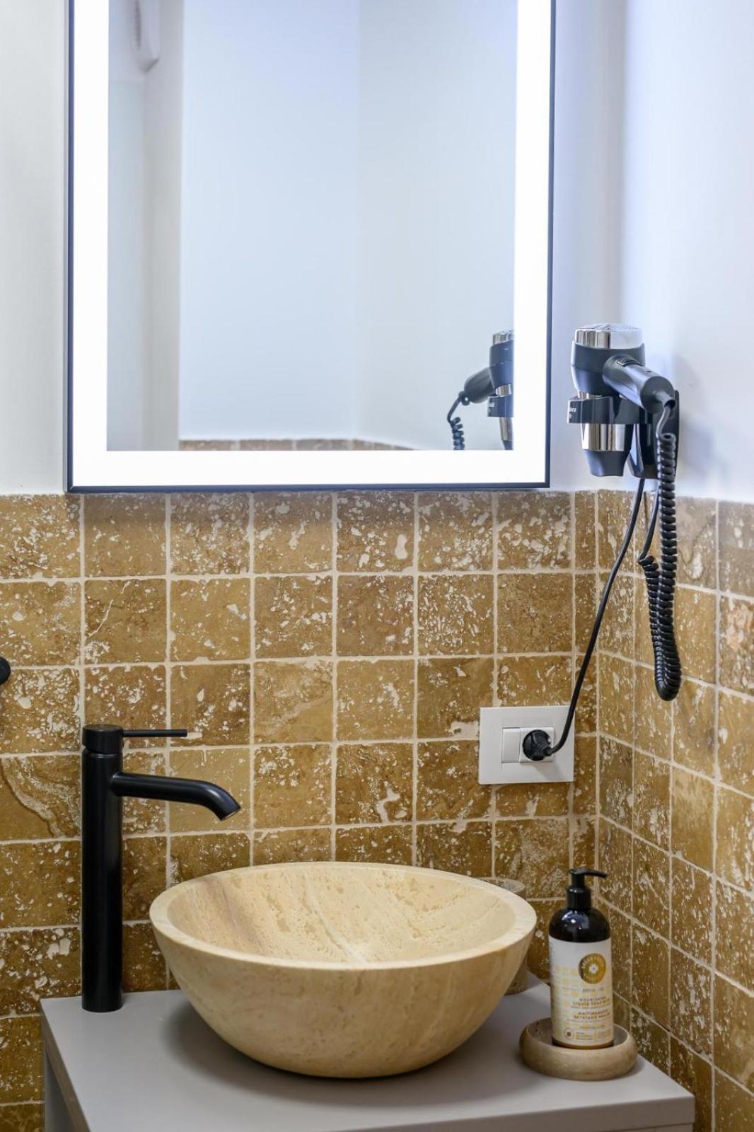 Five Stars Apartment ทิมิชัวรา ภายนอก รูปภาพ