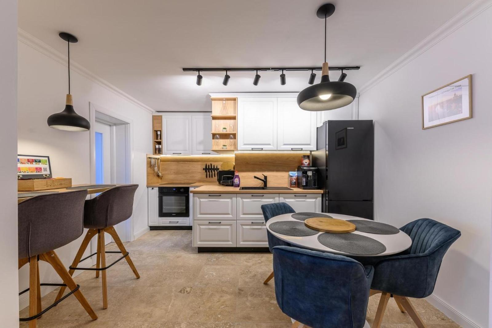 Five Stars Apartment ทิมิชัวรา ภายนอก รูปภาพ